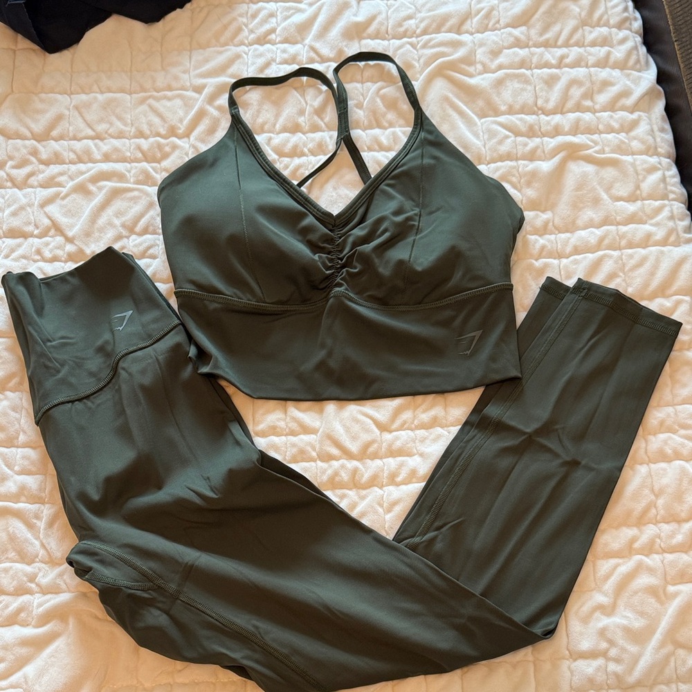 Gymshark Deep Green Sports Bra and Leggings Set
